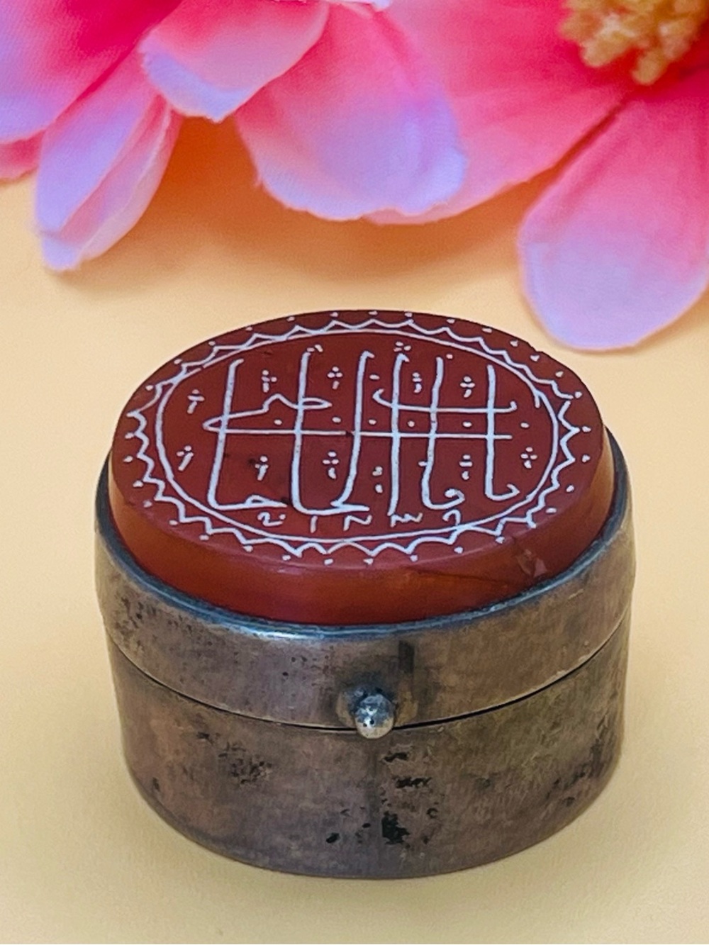 Handcrafted Brown Carnelian Inlaid Decorative Trinket Box